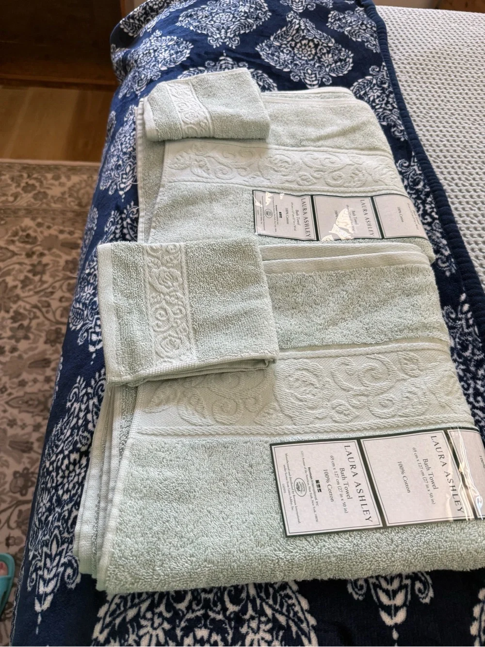 Laura Ashley Aqua Green Bath Towels and wash cloths Plush Cotton
